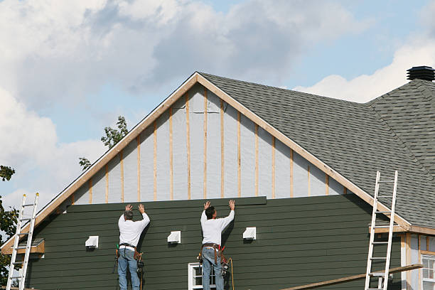 Professional Siding technician working in Seminole, PA